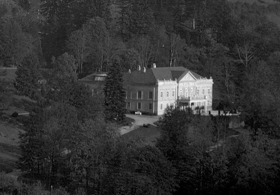 Stacks Image 1993
